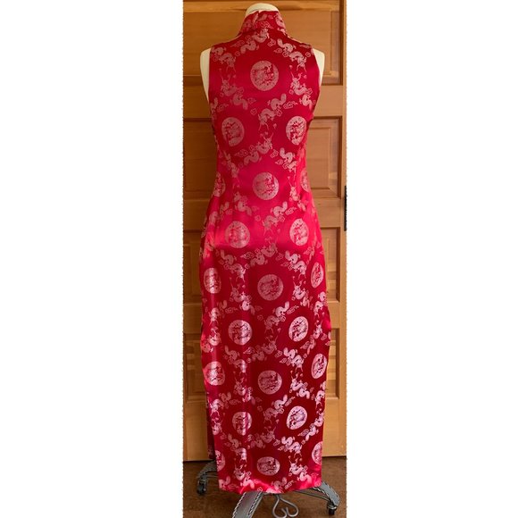 Red Silk Sleeveless Cheongsam Qipao Dress with Silver Dragon Jacquard Pattern - Picture 2 of 14